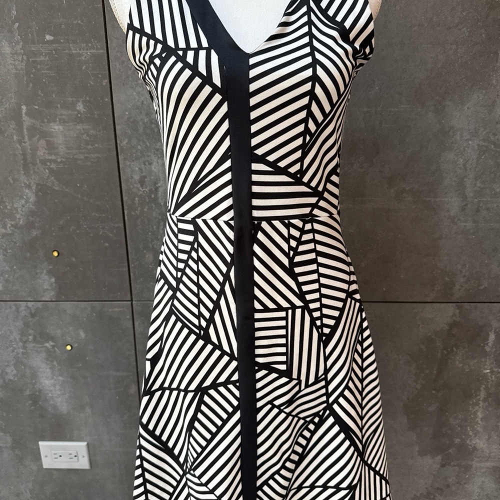 Title Nine Geometric Black and White Midi Dress